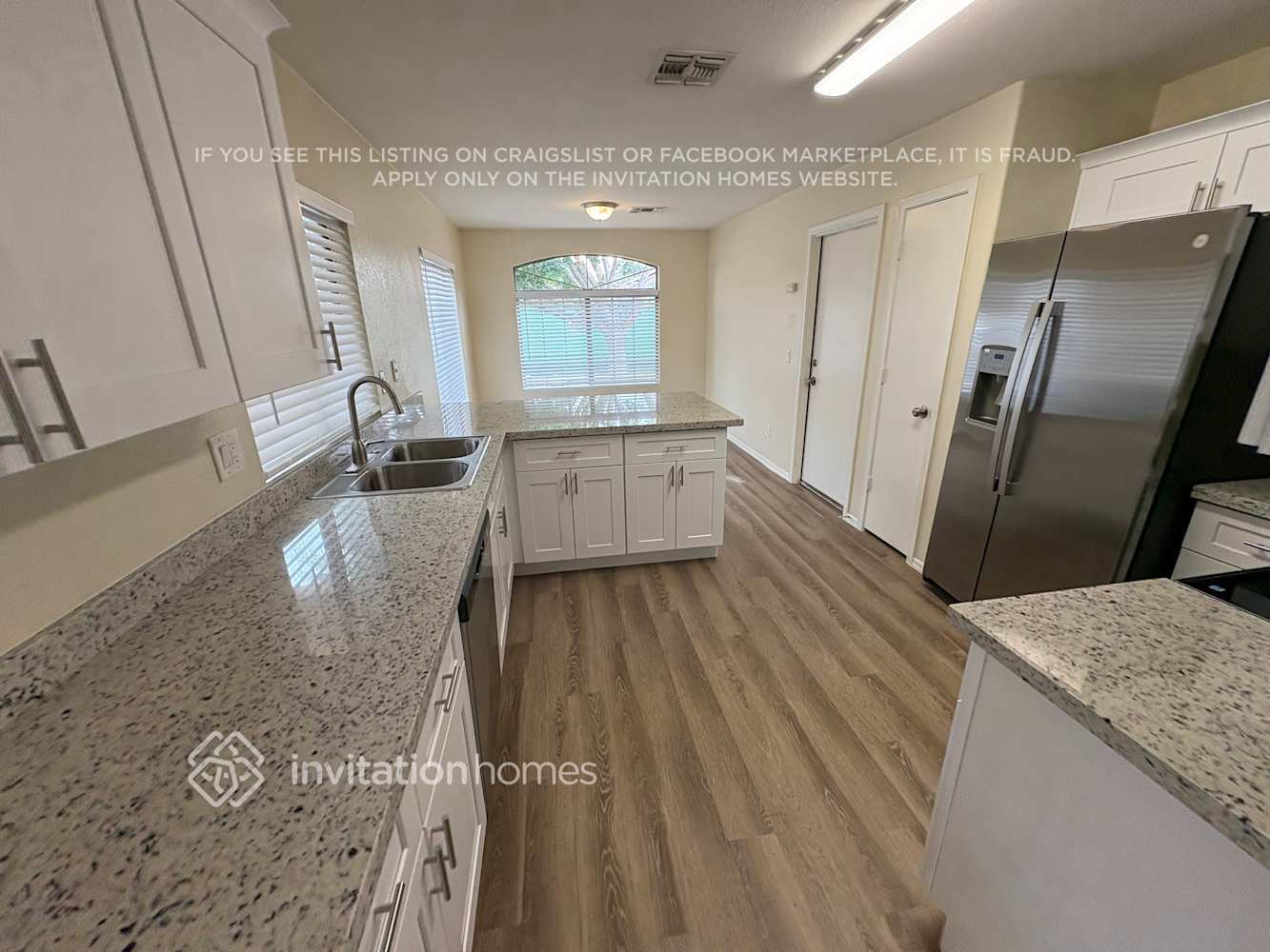 Building Photo - 13054 W Via Camille