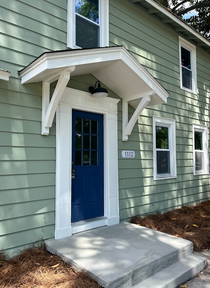 Building Photo - 1112 Floral Pky