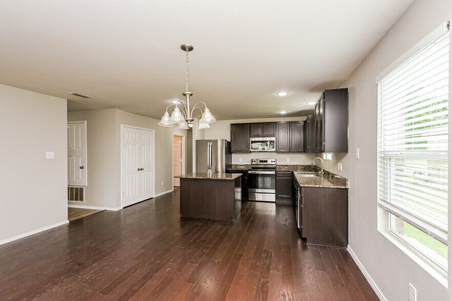 Building Photo - 10009 Calcite Dr