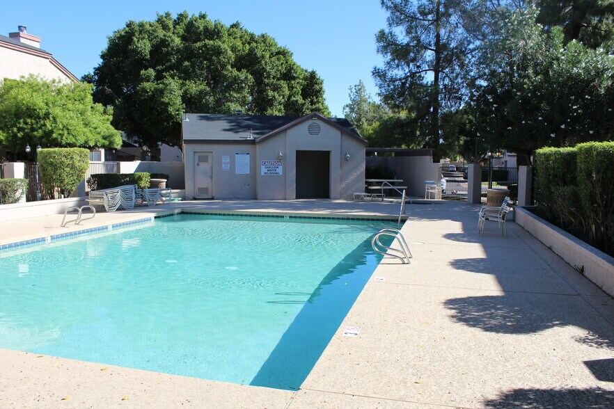 Building Photo - 3301 E Kelton Ln