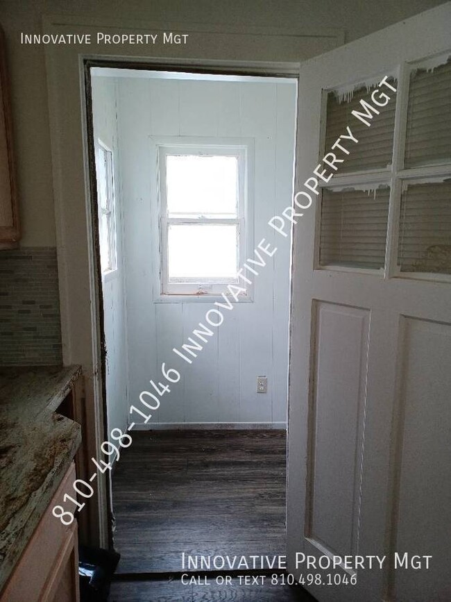 Building Photo - Beautifully updated 2 bedroom, 1 bath - $1...