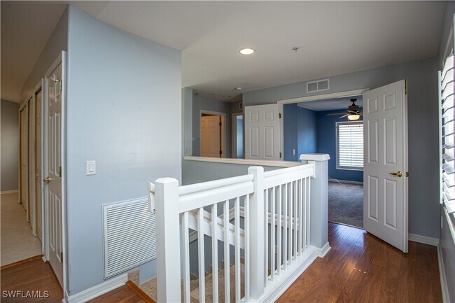 Building Photo - 1295 Henley St