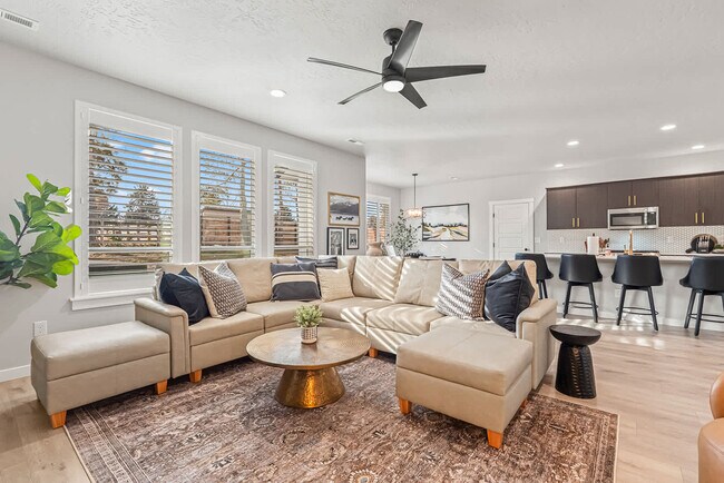 Building Photo - 10053 W Lyrical Dr