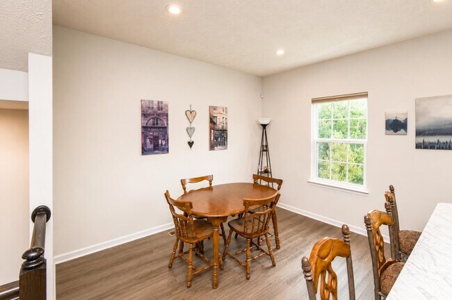 Building Photo - 984 Steamboat Dr