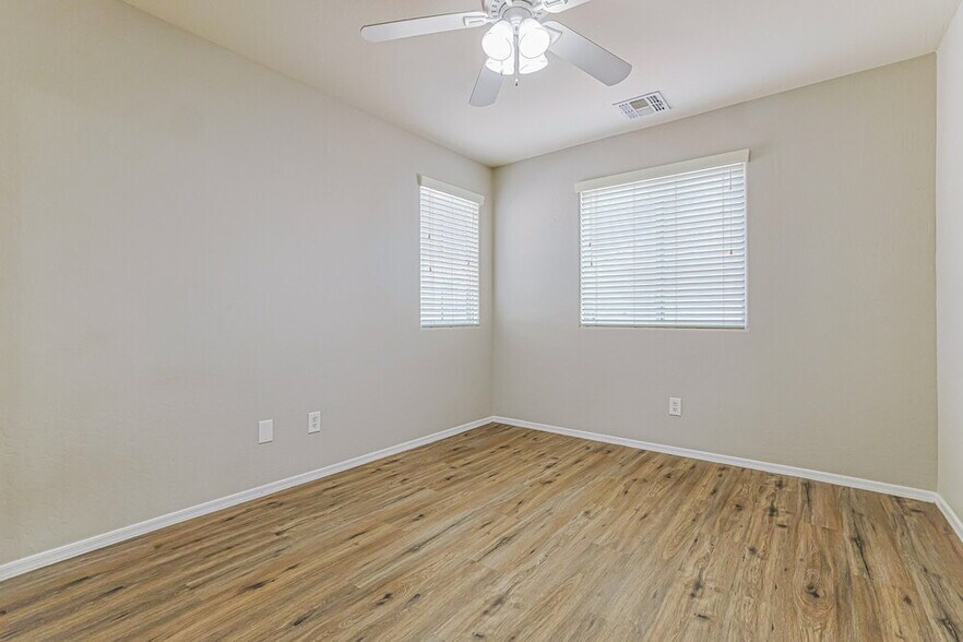 Building Photo - 1644 S Chatsworth