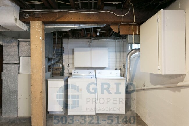 Building Photo - GPM569 - SE Caruthers St (T2)