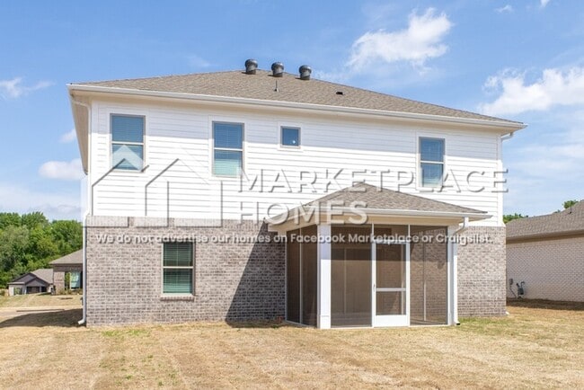 Building Photo - 212 Stockyard Cir