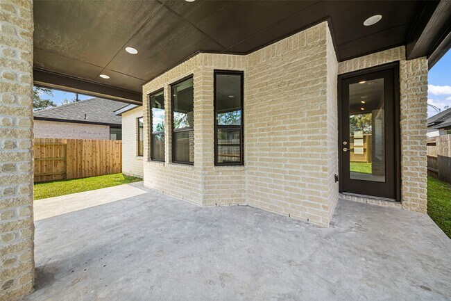 Building Photo - 233 Trapper Creek Dr