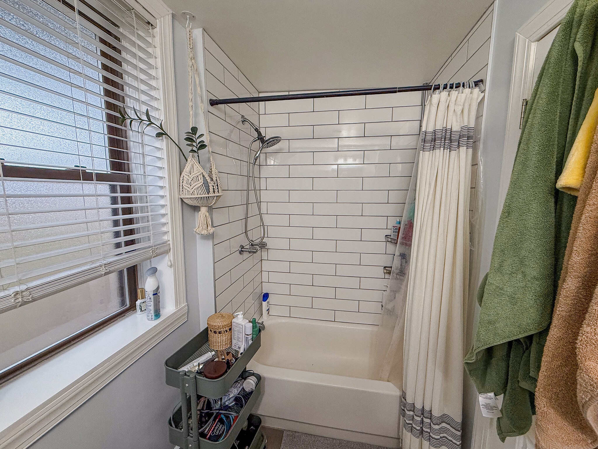 Shower - 1708 W Cullerton St