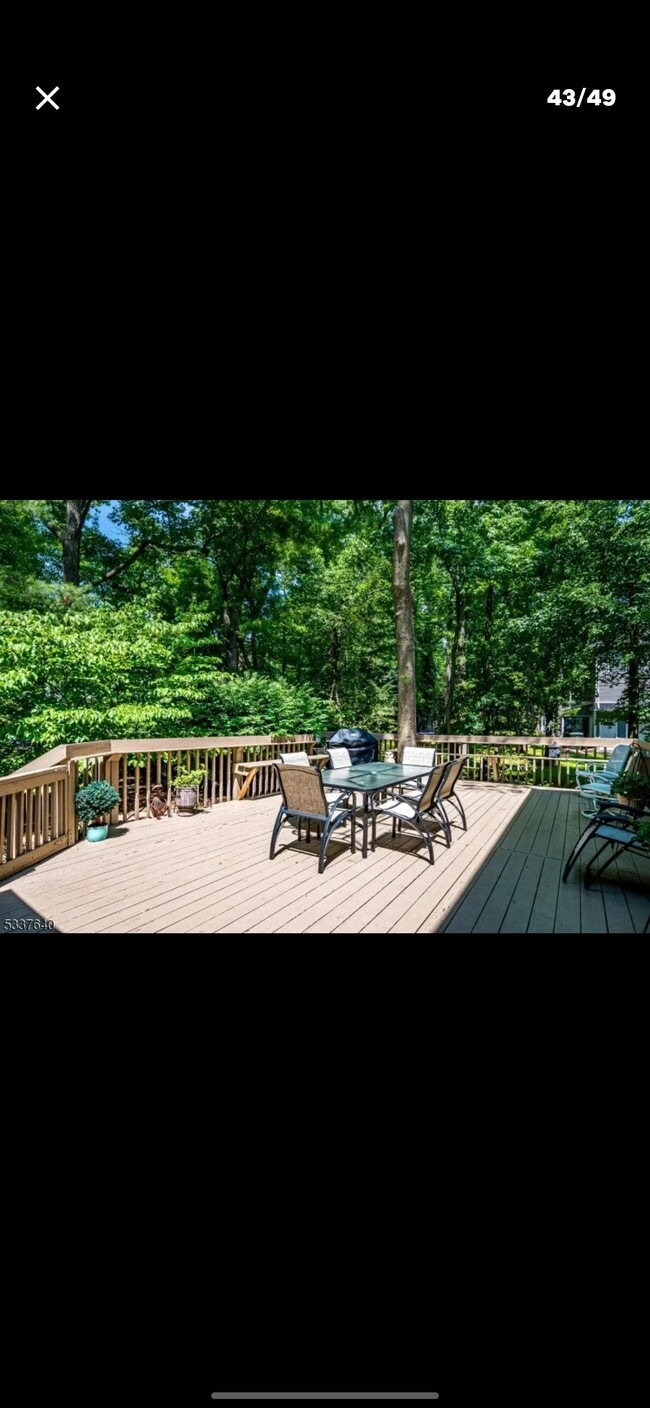 Building Photo - 6 Oak Grove Ln