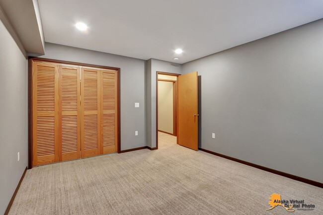 Building Photo - 4044 North Point Drive