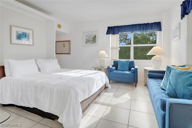 Building Photo - 220 Seaview Ct