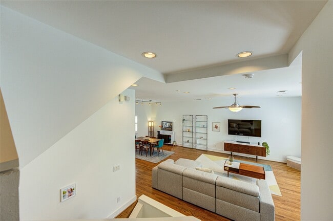 Building Photo - 5109 Larkin St