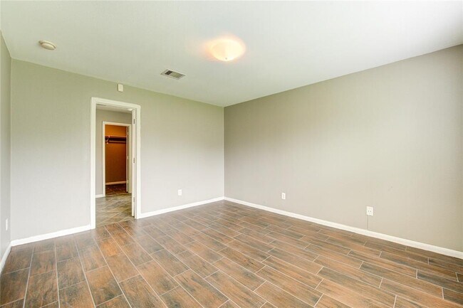 Building Photo - 6815 Dolan Bluff Ln