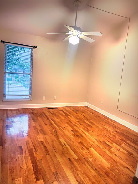 Building Photo - 663 Hiddenwood Ct