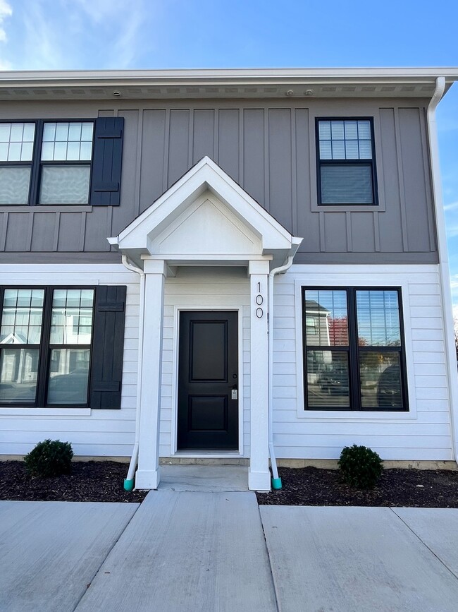 Building Photo - 1432 Naperville Wheaton Rd