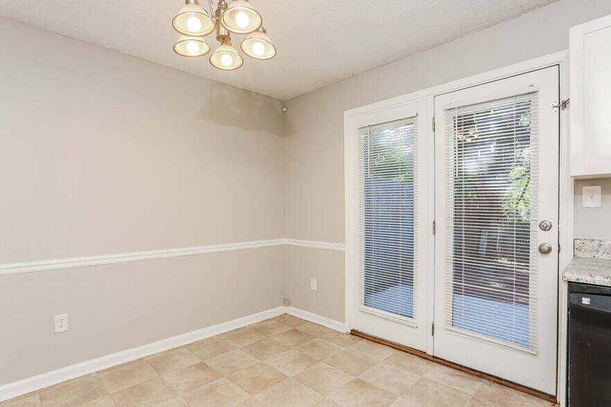 Building Photo - 1699 Winchester Way SE