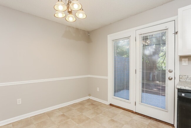 Building Photo - 1699 Winchester Way SE