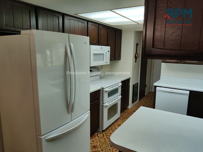Building Photo - Welcome to living, Welcome to Hooper
