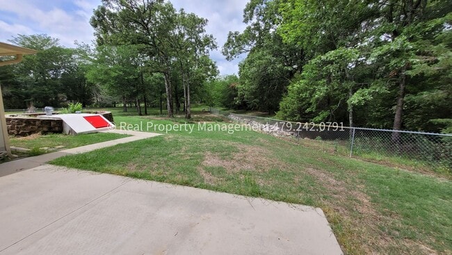 Building Photo - COMING IN JULY! Beautiful 3 bed/2 bath Hom...