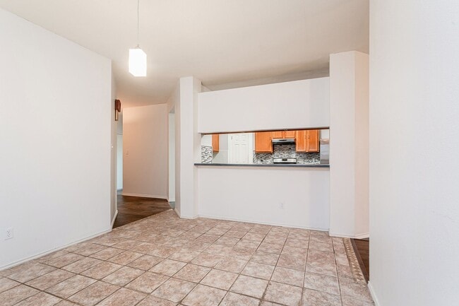 Building Photo - 1235 Blackthorn Dr