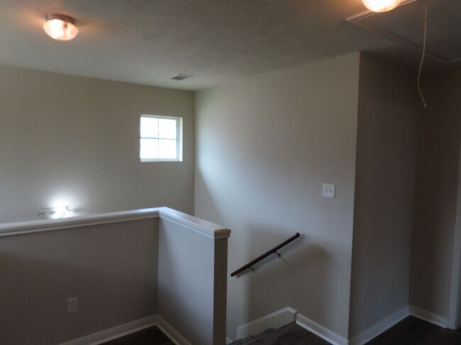 Building Photo - 4107 McFarland Dr