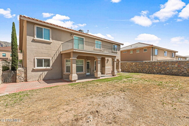 Building Photo - 951 Via Descanso Dr