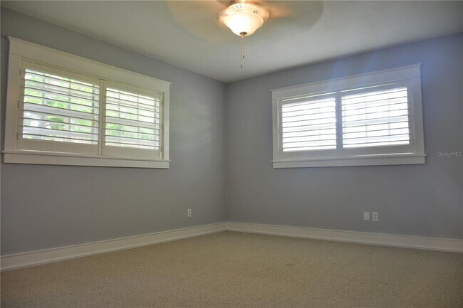 Building Photo - 3012 W Fair Oaks Ave