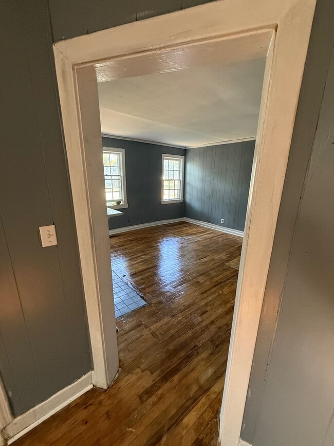 Building Photo - 2028 Lee Terrace SW