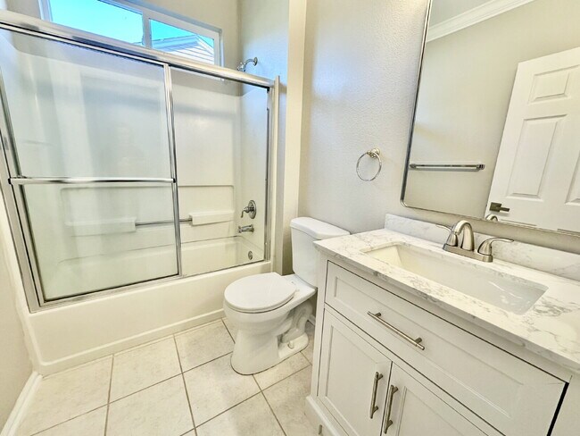 Building Photo - Recently Updated Two Bedroom Home in Sun City!