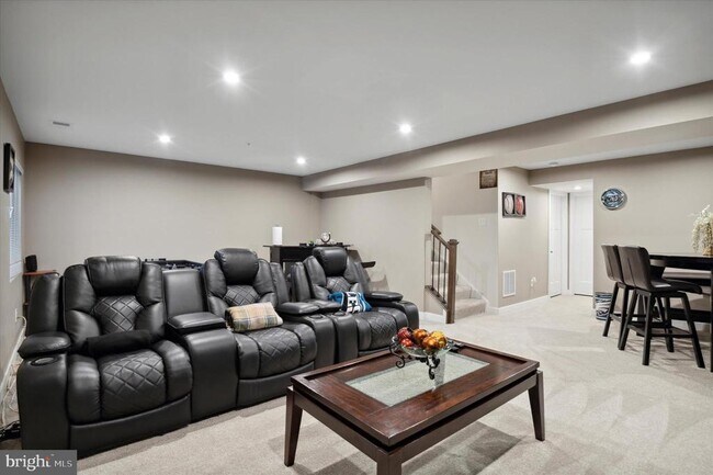 Building Photo - 1215 Benjamin Dr