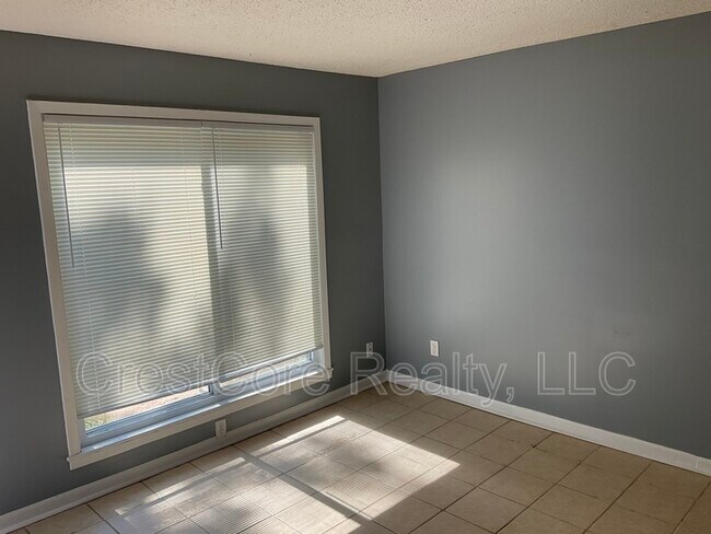 Building Photo - 654 Spottswood Manor Dr