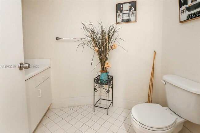 Building Photo - 850 SW 138th Ave