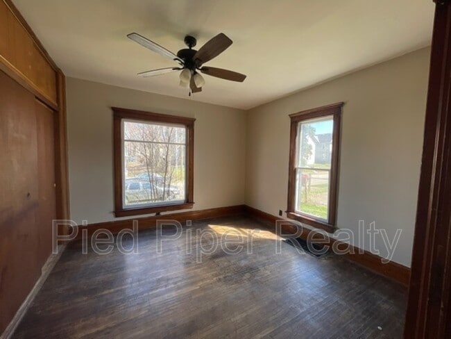 Building Photo - 434 1/2 S State Ave