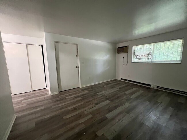 Building Photo - 1714 Hickorydale Dr