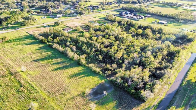 Building Photo - 2016 Davis Bend Rd