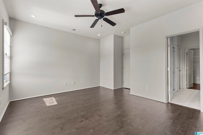 Building Photo - 1348 Calash Ave