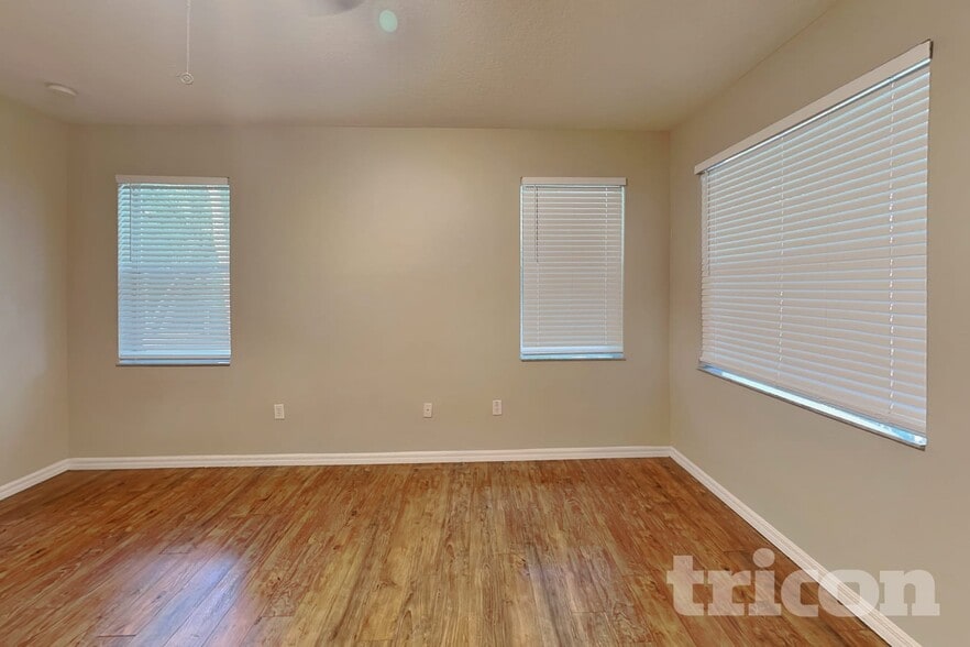Building Photo - 351 Fairmount Park Ct