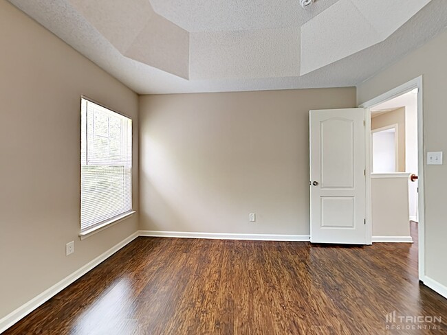 Building Photo - 4009 Far West Dr