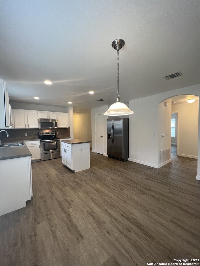 Building Photo - 9116 China Rose Dr