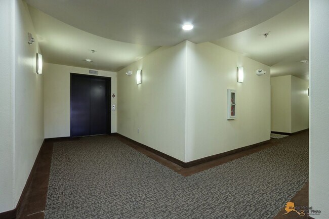 Building Photo - 11351 Discovery View Dr