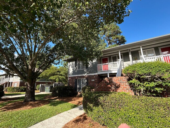 Building Photo - Charming 2BR Condo – Move-In Ready!