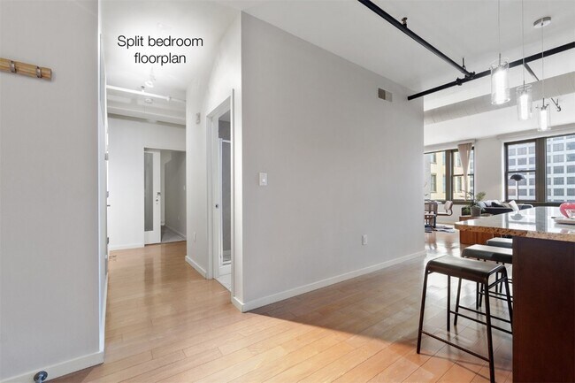 Building Photo - 915 Olive St