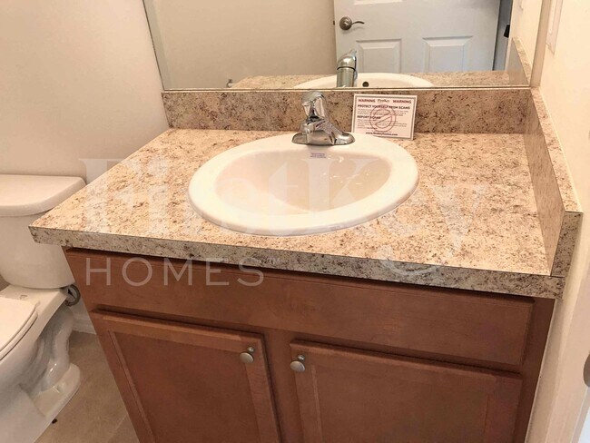 Building Photo - 620 SE 1st Pl