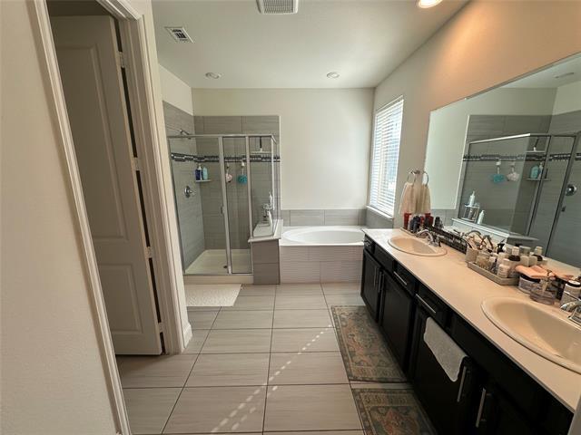 Building Photo - 5109 Rosewood Ln