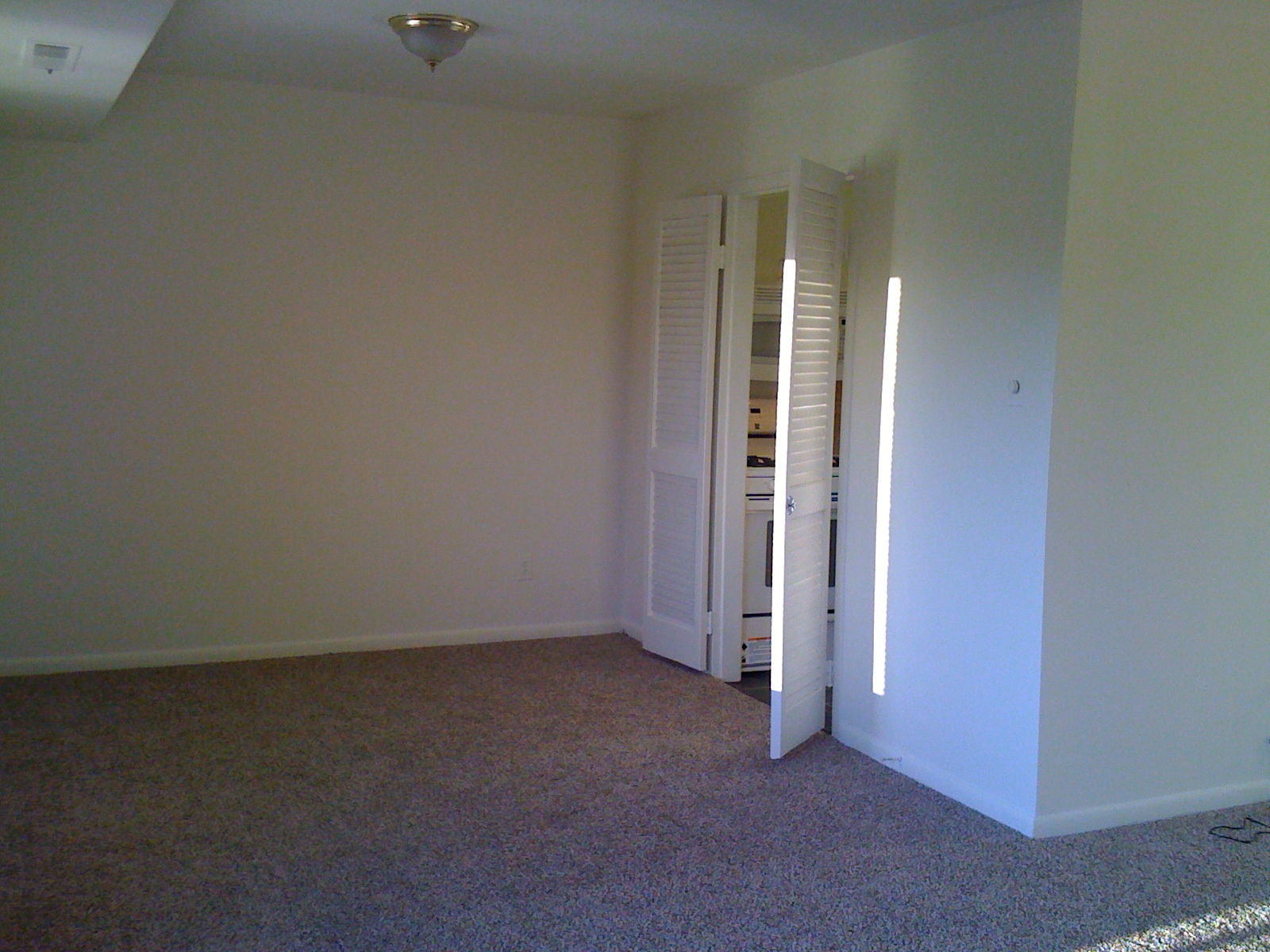 Building Photo - 6001 Arlington Blvd