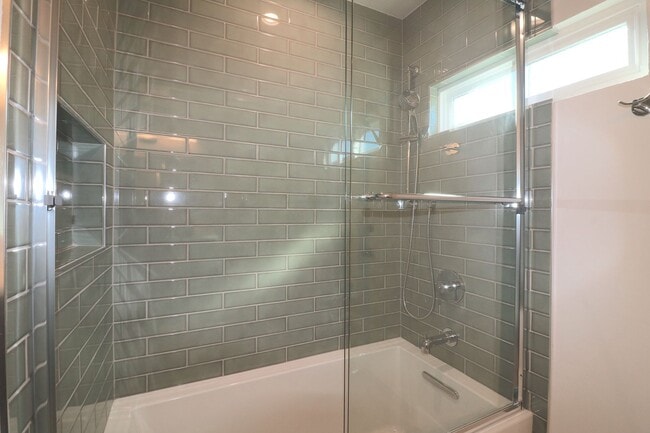 Building Photo - 3 bed/ 2 bath house in University city! Pool/ yard w 2 car garage! Remodeled kitchen and updated ...