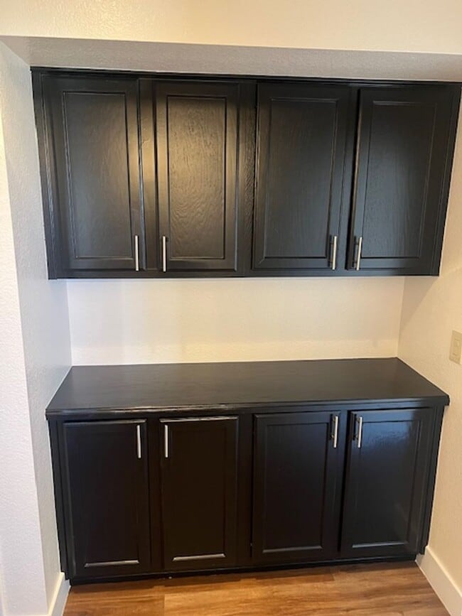 Building Photo - Beautifully Updated 2 Bedroom, 2 Bathroom ...