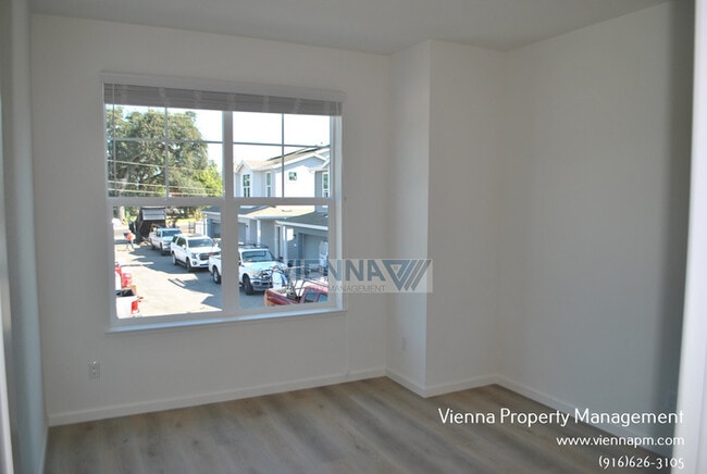 Building Photo - 7076 Auburn Blvd