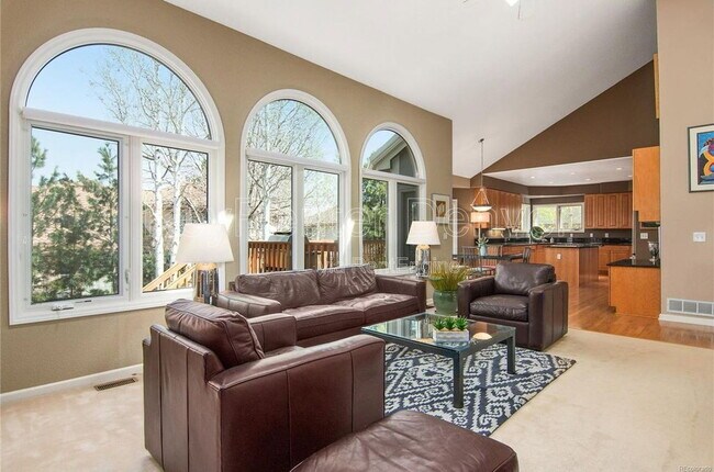 Building Photo - 9616 E Maplewood Cir